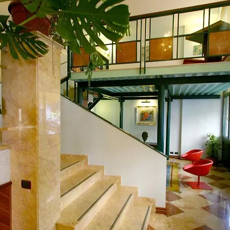 Carlo Magno Hotel